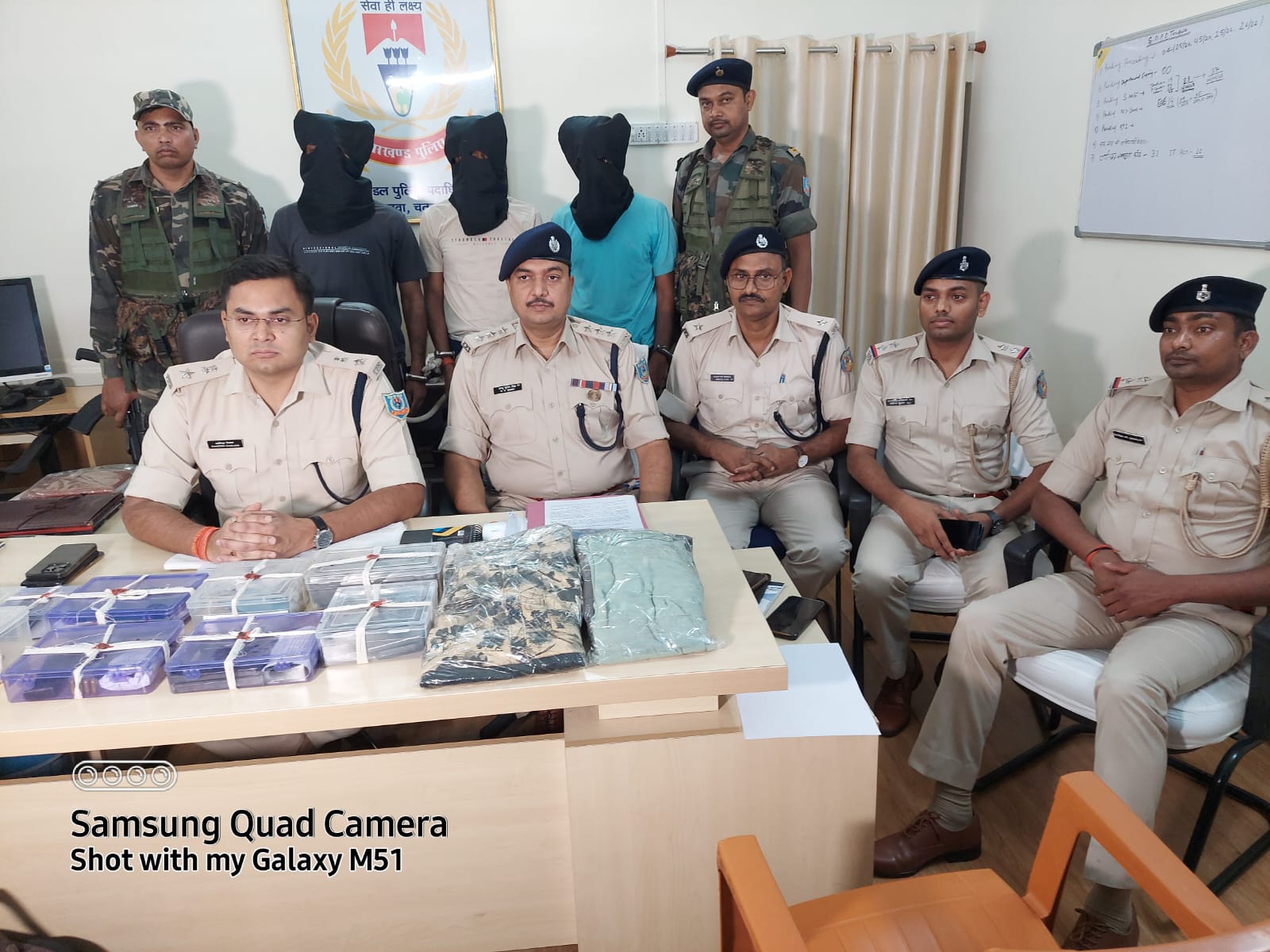 चतरा में टीपीसी के एरिया कमांडर सहित तीन उग्रवादी विदेशी हथियार के साथ गिरफ्तार